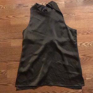 Gorgeous Theory Shirt!! Perfect for Summer!! 🌞